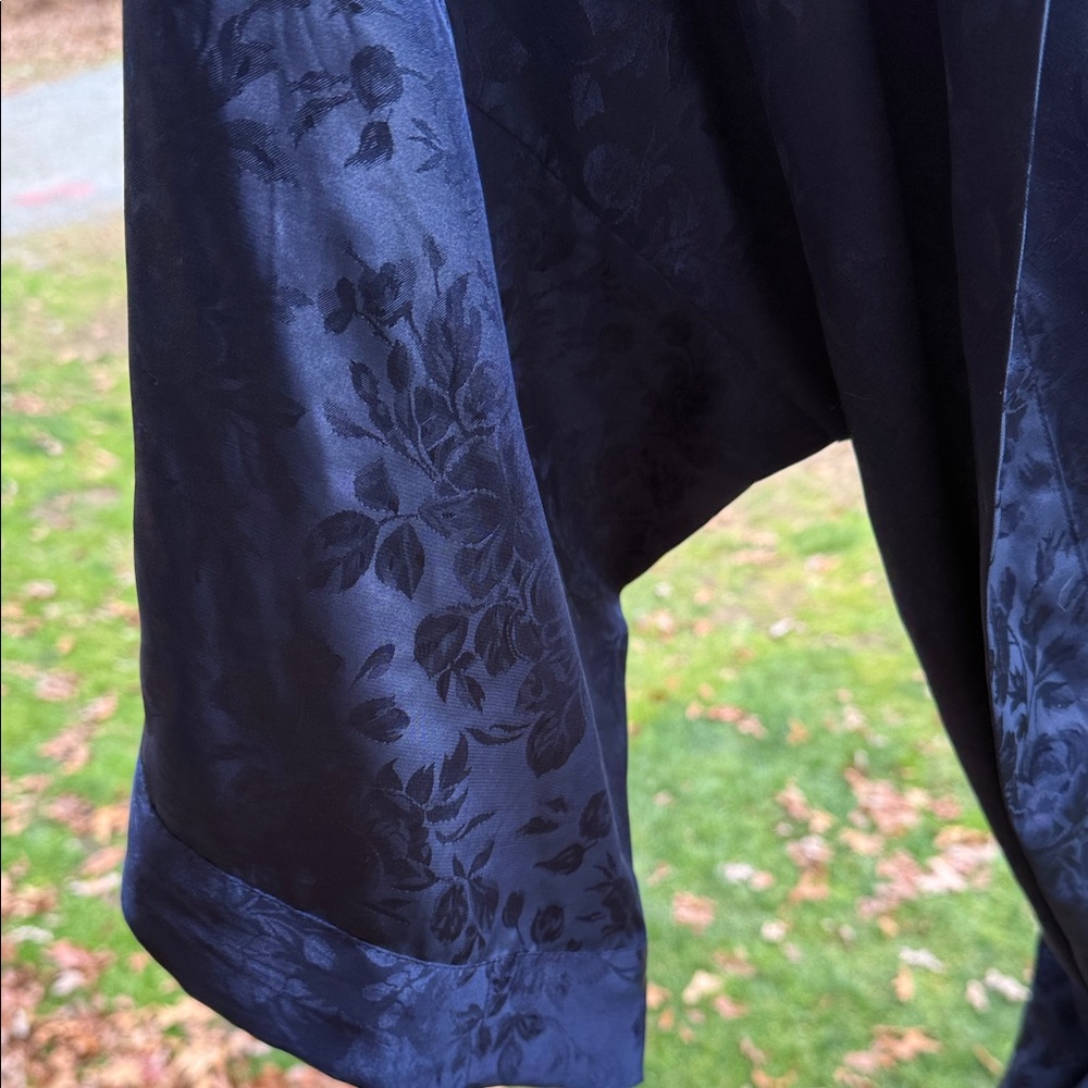Morgan Taylor Navy Satin Robe - Picture 6 of 8